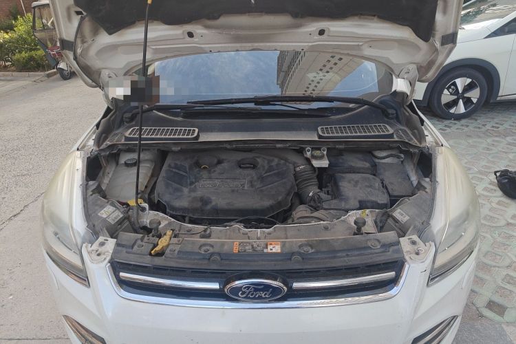 Used Ford Kuga 2015 2.0L GTDi Four-Wheel Drive Prestige Model Engine Bay