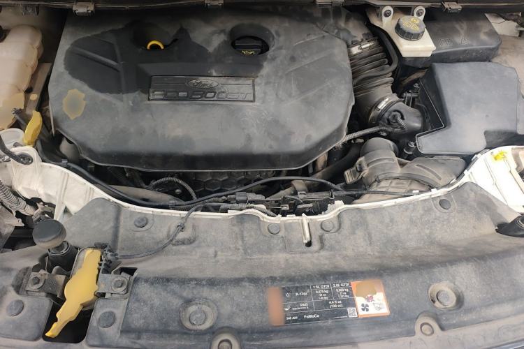 Used Ford Kuga 2015 2.0L GTDi Four-Wheel Drive Elite Model Engine Bay