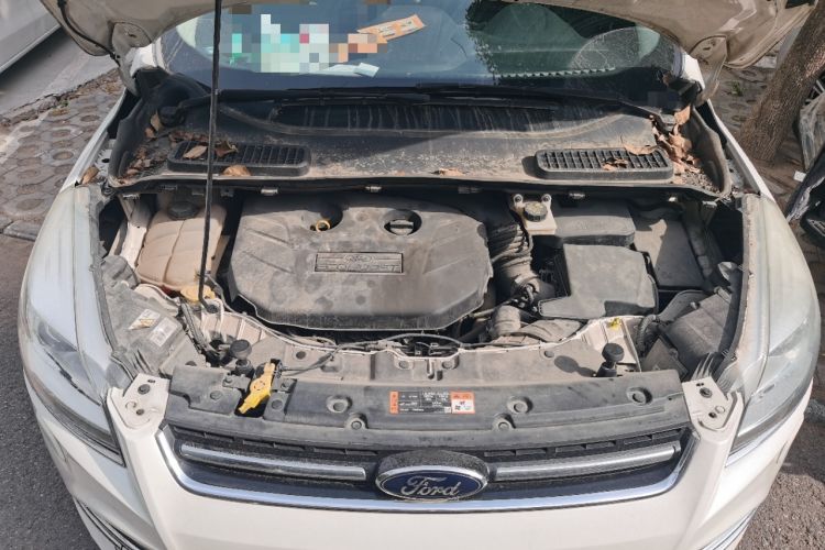 Used Ford Kuga 2015 2.0L GTDi Four-Wheel Drive Prestige Model Engine Bay