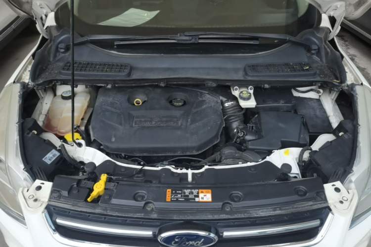 Used Ford Kuga 2015 2.0L GTDi Four-Wheel Drive Elite Model Engine Bay