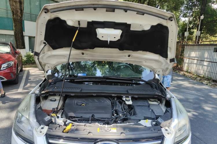 Used Ford Kuga 2015 1.5L GTDi Two-Wheel Drive Fashion Edition Engine Bay