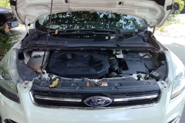 Used Ford Kuga 2015 2.0L GTDi Four-Wheel Drive Prestige Model Engine Bay