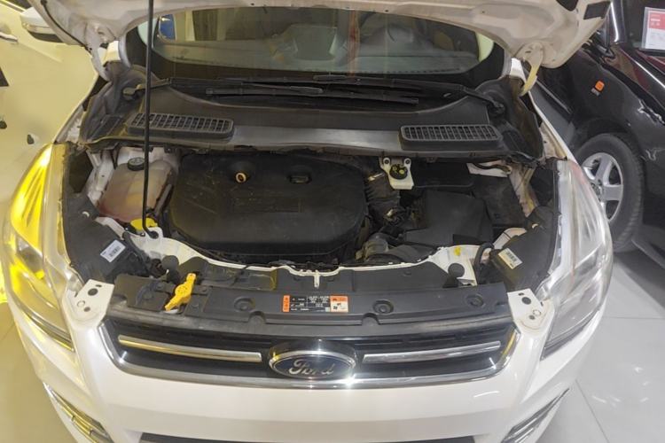 Used Ford Kuga 2015 2.0L GTDi Four-Wheel Drive Elite Model Engine Bay