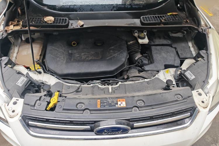 Used Ford Kuga 2015 2.0L GTDi Four-Wheel Drive Elite Model Engine Bay