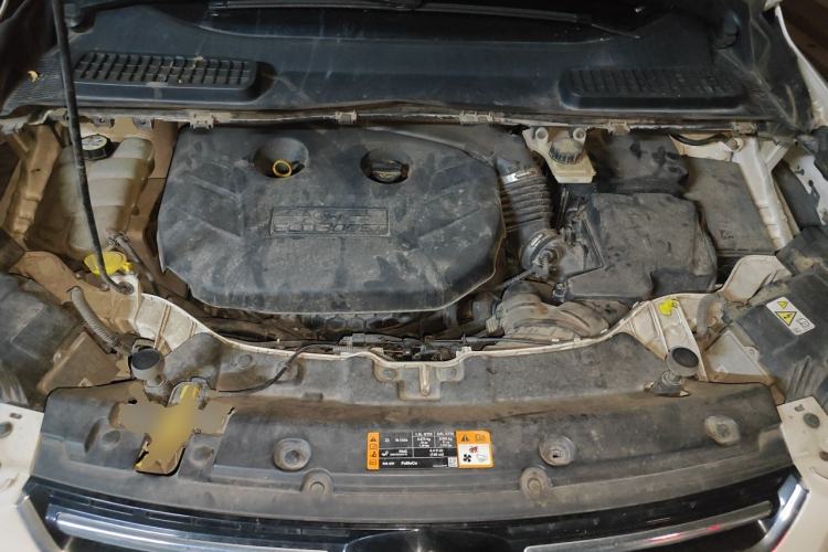 Used Ford Kuga 2015 2.0L GTDi Four-Wheel-Drive Sport Model Engine Bay