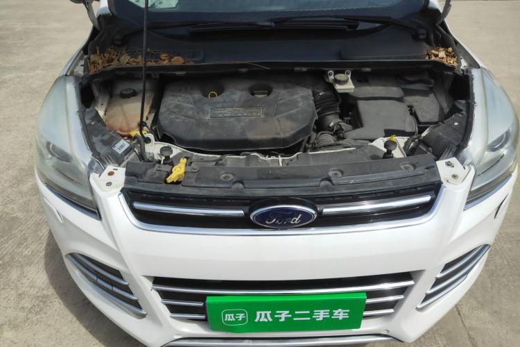 Used Ford Kuga 2015 2.0L GTDi Four-Wheel-Drive Sport Model Engine Bay