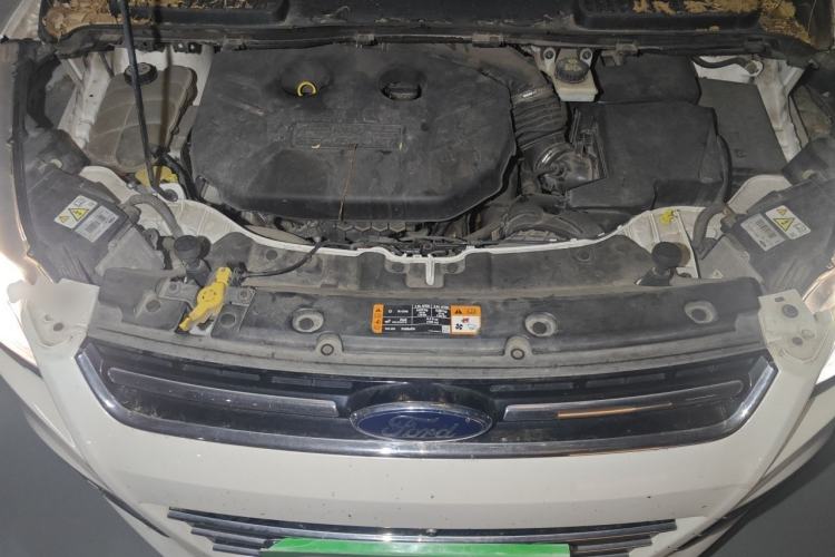 Used Ford Kuga 2015 2.0L GTDi Four-Wheel Drive Prestige Model Engine Bay