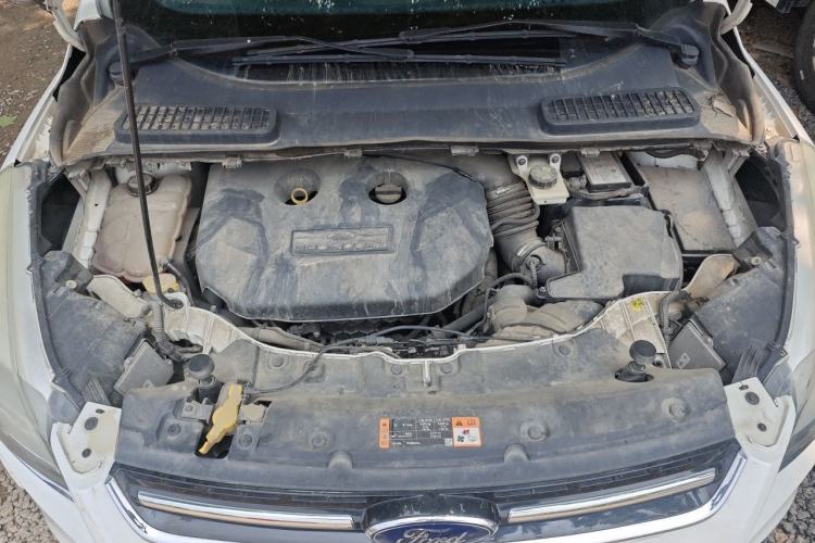 Used Ford Kuga 2015 2.0L GTDi Four-Wheel-Drive Sport Model Engine Bay