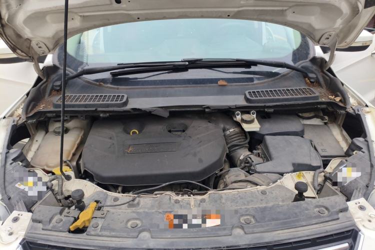 Used Ford Kuga 2015 2.0L GTDi Four-Wheel-Drive Sport Model Engine Bay
