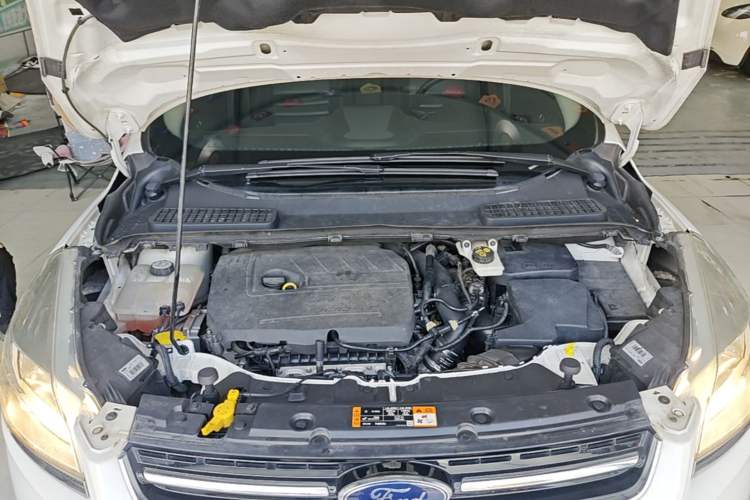 Used Ford Kuga 2015 1.5L GTDi Four-Wheel-Drive Elite Model Engine Bay