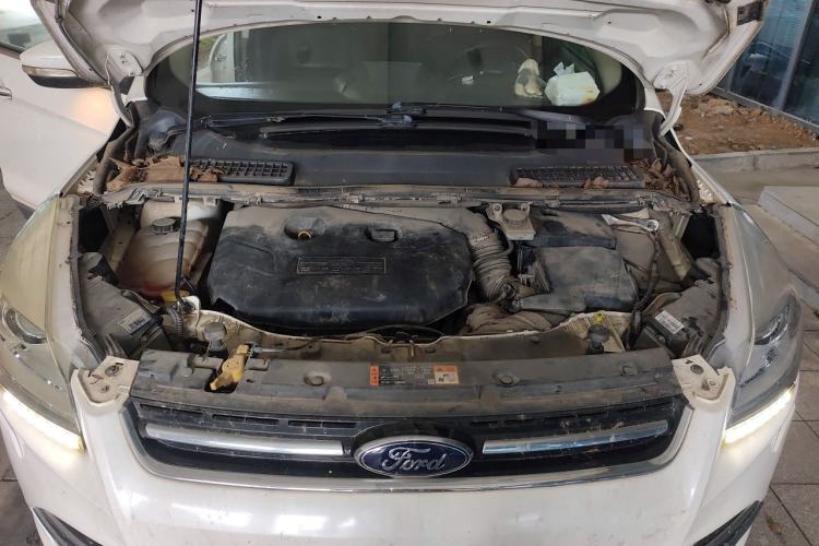 Used Ford Kuga 2015 2.0L GTDi Four-Wheel Drive Prestige Model Engine Bay