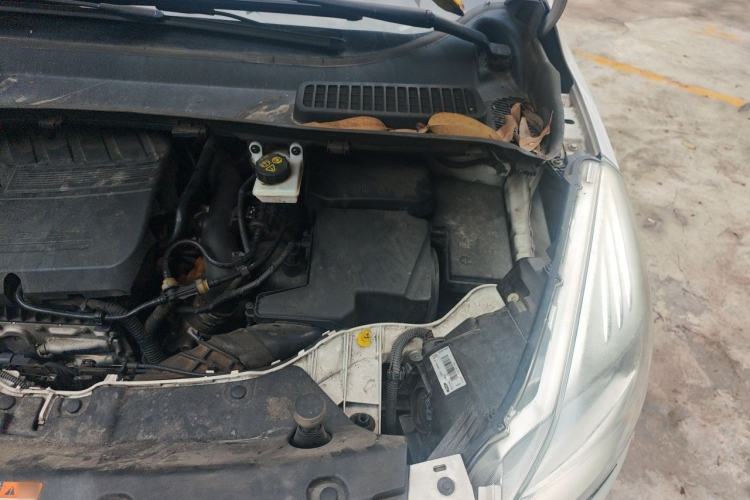 Used Ford Kuga 2015 1.5L GTDi Two-Wheel Drive Fashion Edition Engine Bay Left