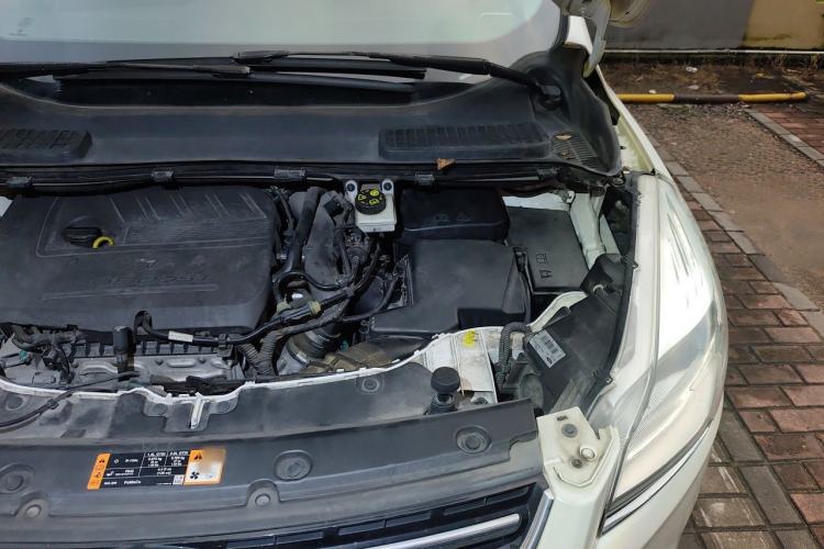 Used Ford Kuga 2015 1.5L GTDi Two-Wheel-Drive Comfort Model Engine Bay Left