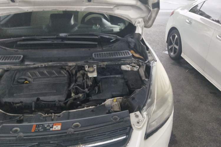 Used Ford Kuga 2015 1.5L GTDi Two-Wheel-Drive Comfort Model Engine Bay Left