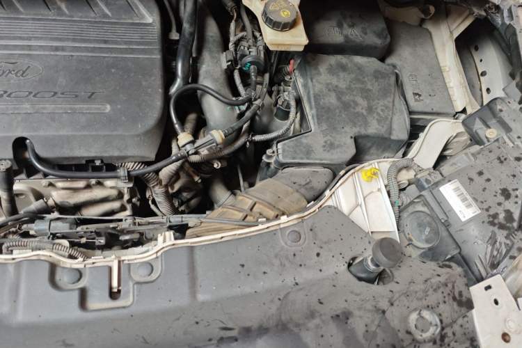Used Ford Kuga 2015 1.5L GTDi Two-Wheel-Drive Comfort Model Engine Bay Left
