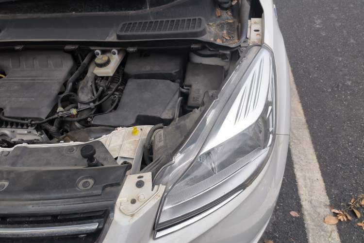 Used Ford Kuga 2015 1.5L GTDi Two-Wheel-Drive Comfort Model Engine Bay Left