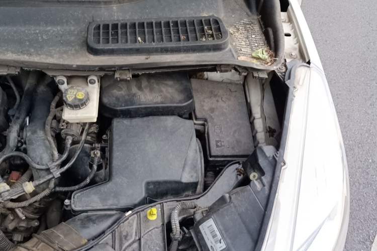 Used Ford Kuga 2015 1.5L GTDi Two-Wheel Drive Fashion Edition Engine Bay Left
