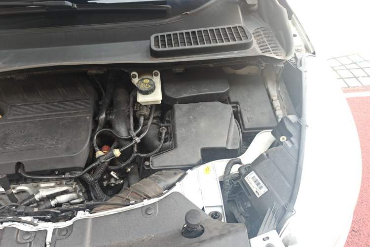 Used Ford Kuga 2015 1.5L GTDi Two-Wheel Drive Fashion Edition Engine Bay Left