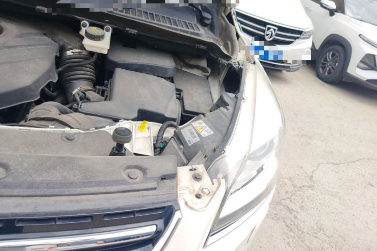 Used Ford Kuga 2015 2.0L GTDi Four-Wheel-Drive Sport Model Engine Bay Left