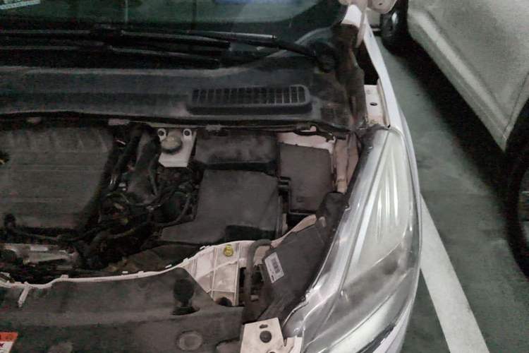 Used Ford Kuga 2015 1.5L GTDi Four-Wheel-Drive Elite Model Engine Bay Left
