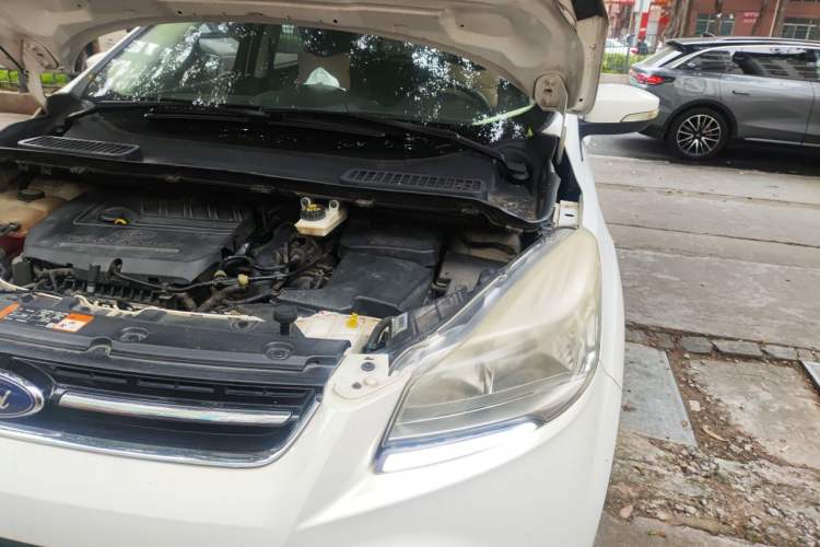 Used Ford Kuga 2015 1.5L GTDi Two-Wheel-Drive Comfort Model Engine Bay Left