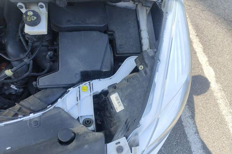 Used Ford Kuga 2015 1.5L GTDi Two-Wheel Drive Fashion Edition Engine Bay Left
