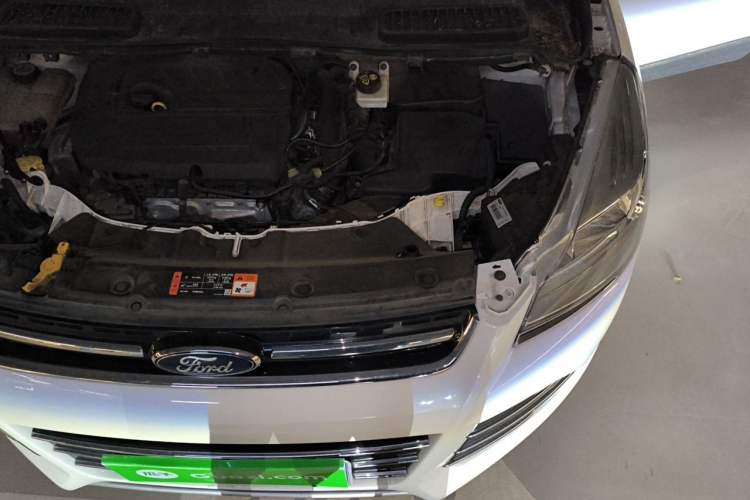 Used Ford Kuga 2015 1.5L GTDi Four-Wheel-Drive Elite Model Engine Bay Left