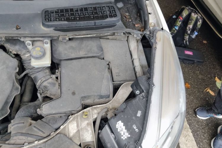 Used Ford Kuga 2015 2.0L GTDi Four-Wheel Drive Prestige Model Engine Bay Left