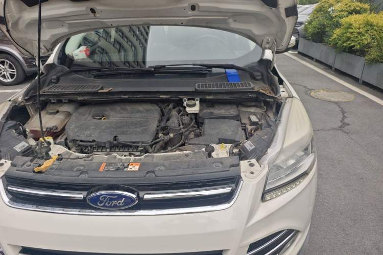 Used Ford Kuga 2015 1.5L GTDi Four-Wheel-Drive Elite Model Engine Bay Left