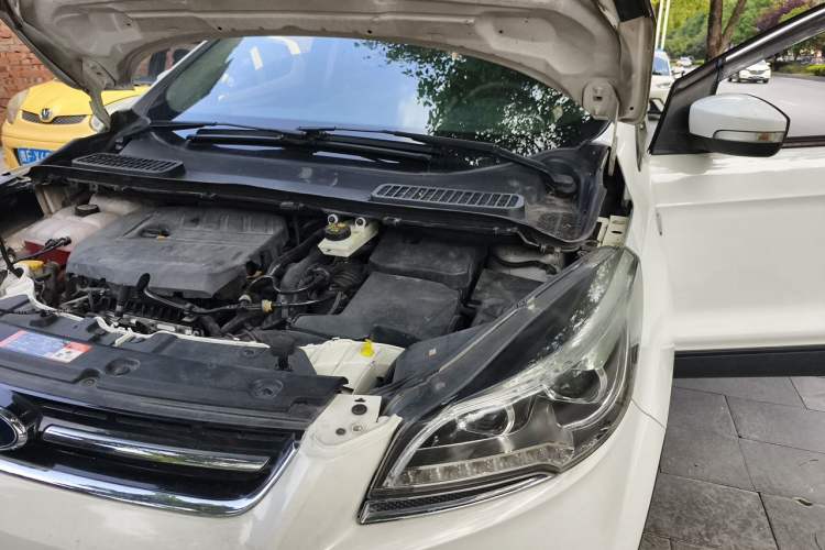 Used Ford Kuga 2015 1.5L GTDi Two-Wheel-Drive Comfort Model Engine Bay Left