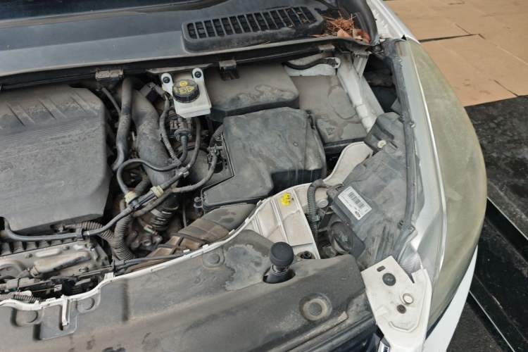 Used Ford Kuga 2015 1.5L GTDi Two-Wheel Drive Fashion Edition Engine Bay Left