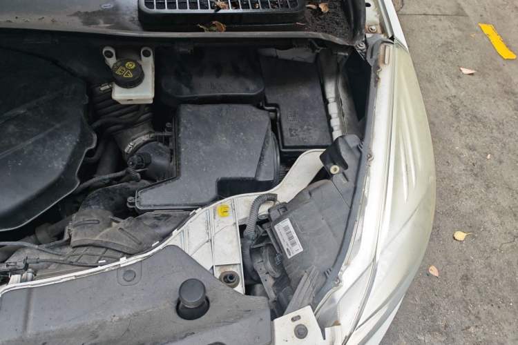 Used Ford Kuga 2015 2.0L GTDi Four-Wheel Drive Elite Model Engine Bay Left