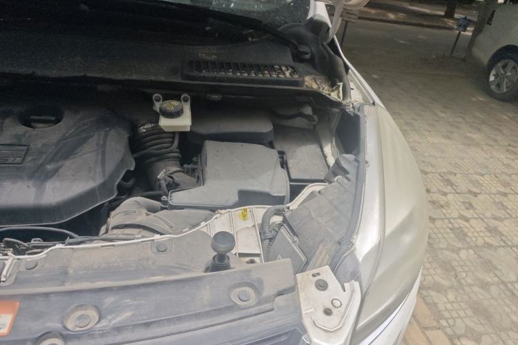 Used Ford Kuga 2015 2.0L GTDi Four-Wheel Drive Prestige Model Engine Bay Left
