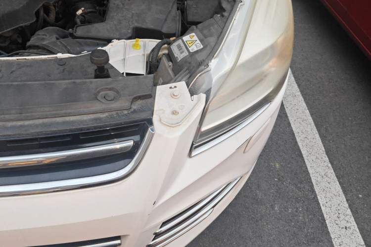 Used Ford Kuga 2015 2.0L GTDi Four-Wheel Drive Prestige Model Engine Bay Left