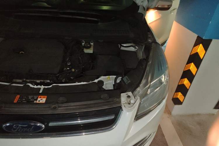 Used Ford Kuga 2015 1.5L GTDi Two-Wheel Drive Fashion Edition Engine Bay Left