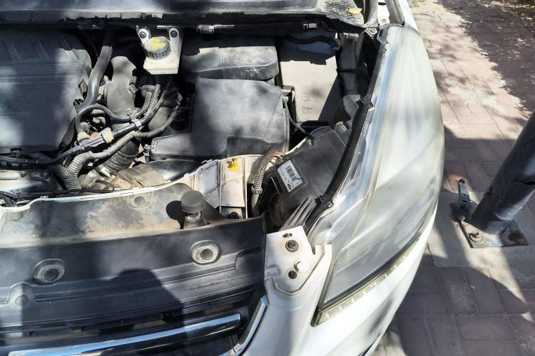 Used Ford Kuga 2015 1.5L GTDi Four-Wheel-Drive Elite Model Engine Bay Left