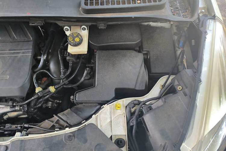 Used Ford Kuga 2015 1.5L GTDi Two-Wheel-Drive Comfort Model Engine Bay Left