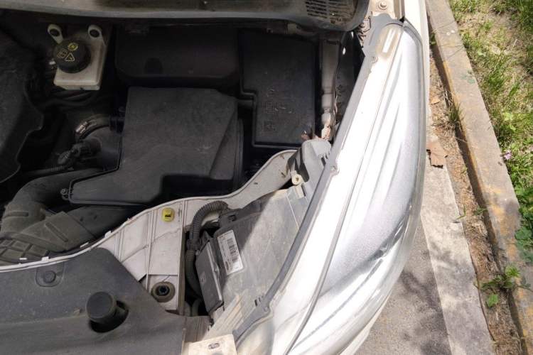 Used Ford Kuga 2015 2.0L GTDi Four-Wheel Drive Prestige Model Engine Bay Left
