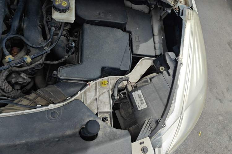 Used Ford Kuga 2015 1.5L GTDi Two-Wheel-Drive Comfort Model Engine Bay Left