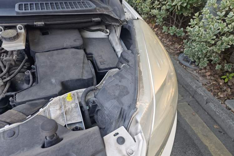 Used Ford Kuga 2015 1.5L GTDi Two-Wheel Drive Fashion Edition Engine Bay Left