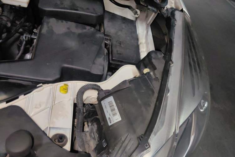 Used Ford Kuga 2015 1.5L GTDi Four-Wheel-Drive Elite Model Engine Bay Left