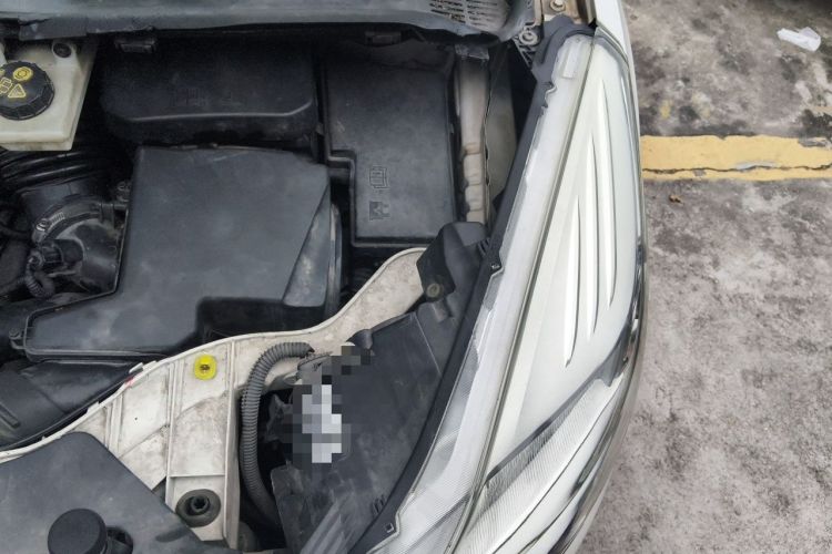 Used Ford Kuga 2015 2.0L GTDi Four-Wheel Drive Elite Model Engine Bay Left