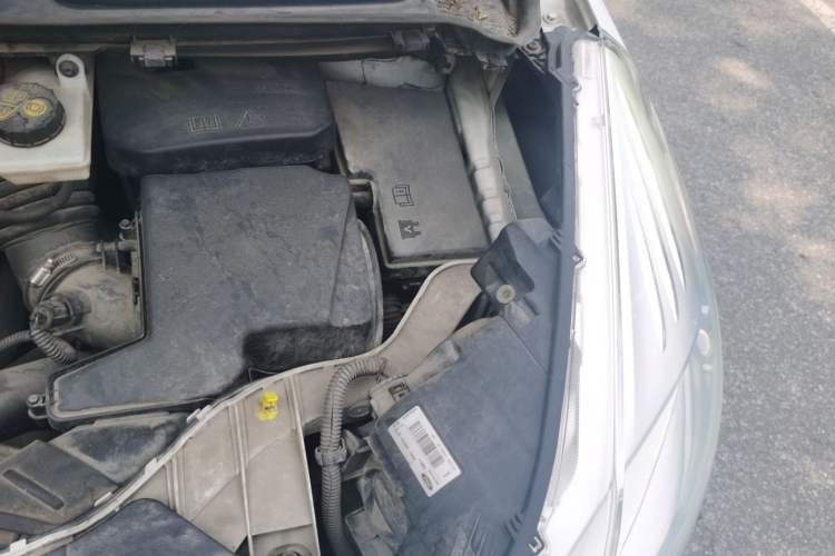 Used Ford Kuga 2015 2.0L GTDi Four-Wheel Drive Elite Model Engine Bay Left