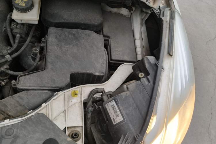 Used Ford Kuga 2015 1.5L GTDi Two-Wheel Drive Fashion Edition Engine Bay Left