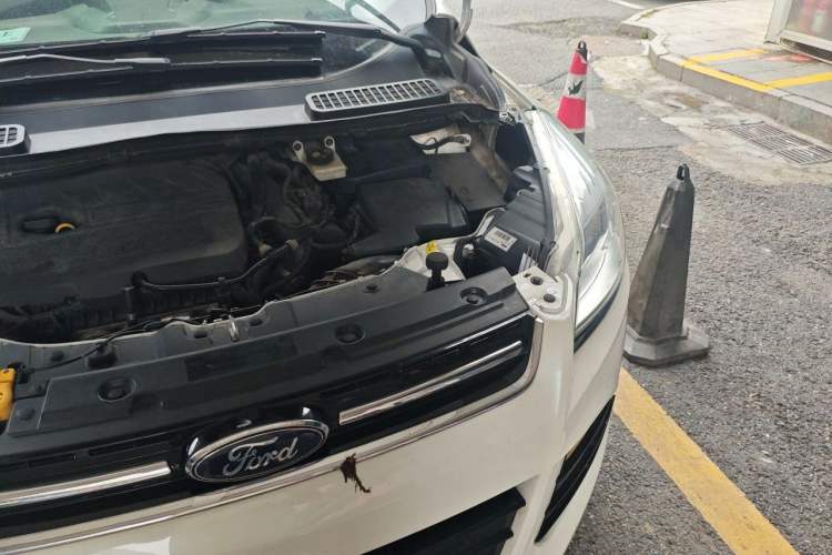 Used Ford Kuga 2015 1.5L GTDi Two-Wheel-Drive Comfort Model Engine Bay Left