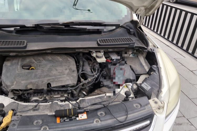 Used Ford Kuga 2015 1.5L GTDi Two-Wheel-Drive Comfort Model Engine Bay Left