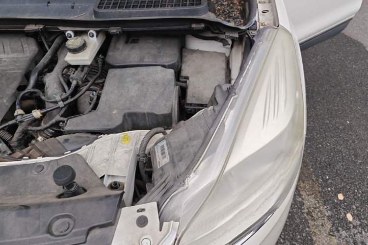 Used Ford Kuga 2015 1.5L GTDi Two-Wheel Drive Fashion Edition Engine Bay Left