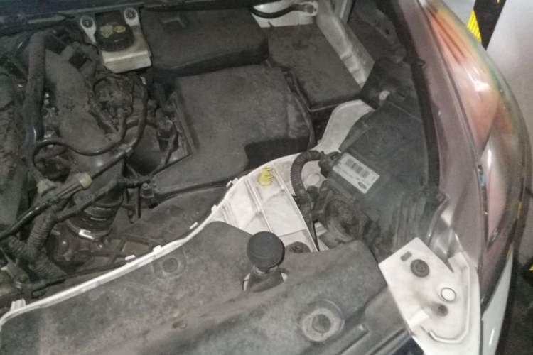 Used Ford Kuga 2015 1.5L GTDi Two-Wheel Drive Fashion Edition Engine Bay Left
