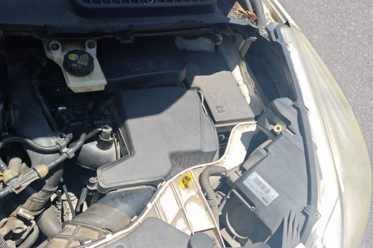 Used Ford Kuga 2015 1.5L GTDi Two-Wheel Drive Fashion Edition Engine Bay Left