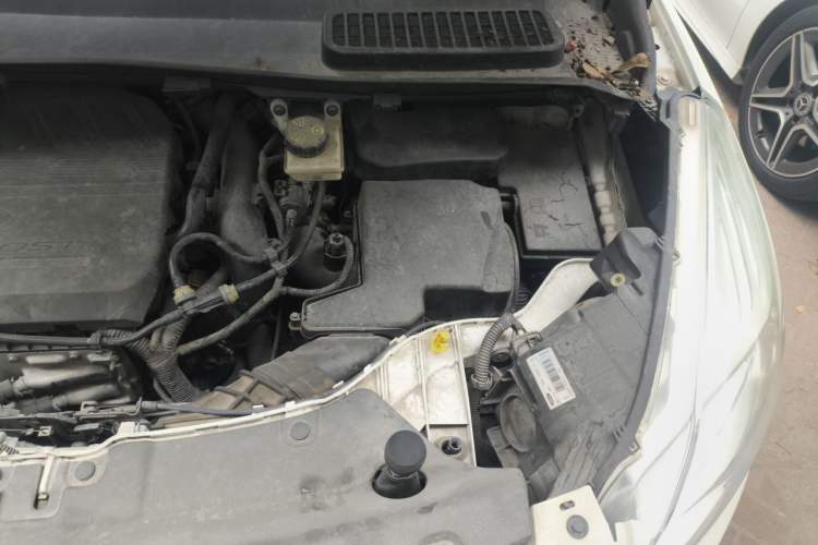 Used Ford Kuga 2015 1.5L GTDi Two-Wheel-Drive Comfort Model Engine Bay Left